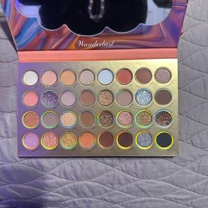 Romantic beauty wanderlust eyeshadow palette